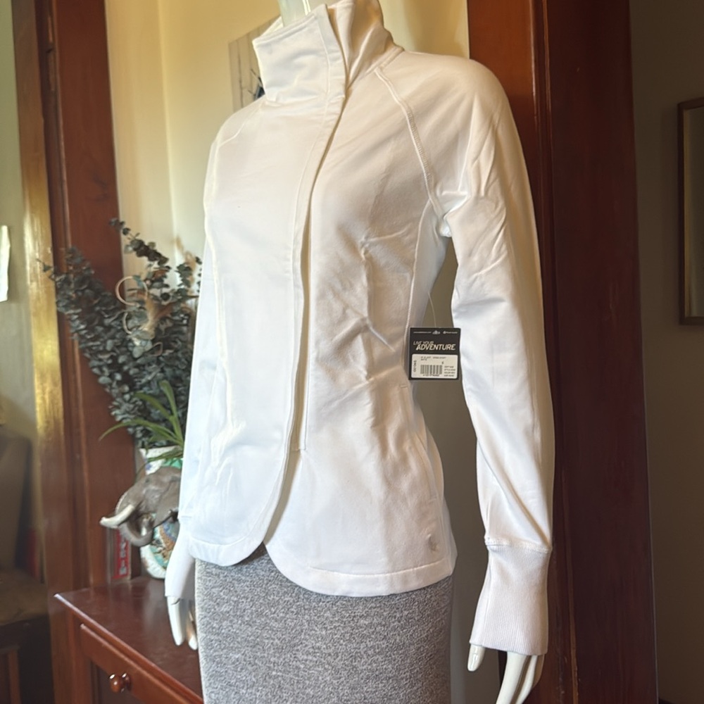 NWT Eddie Bauer size small White Women's sweater Jacket